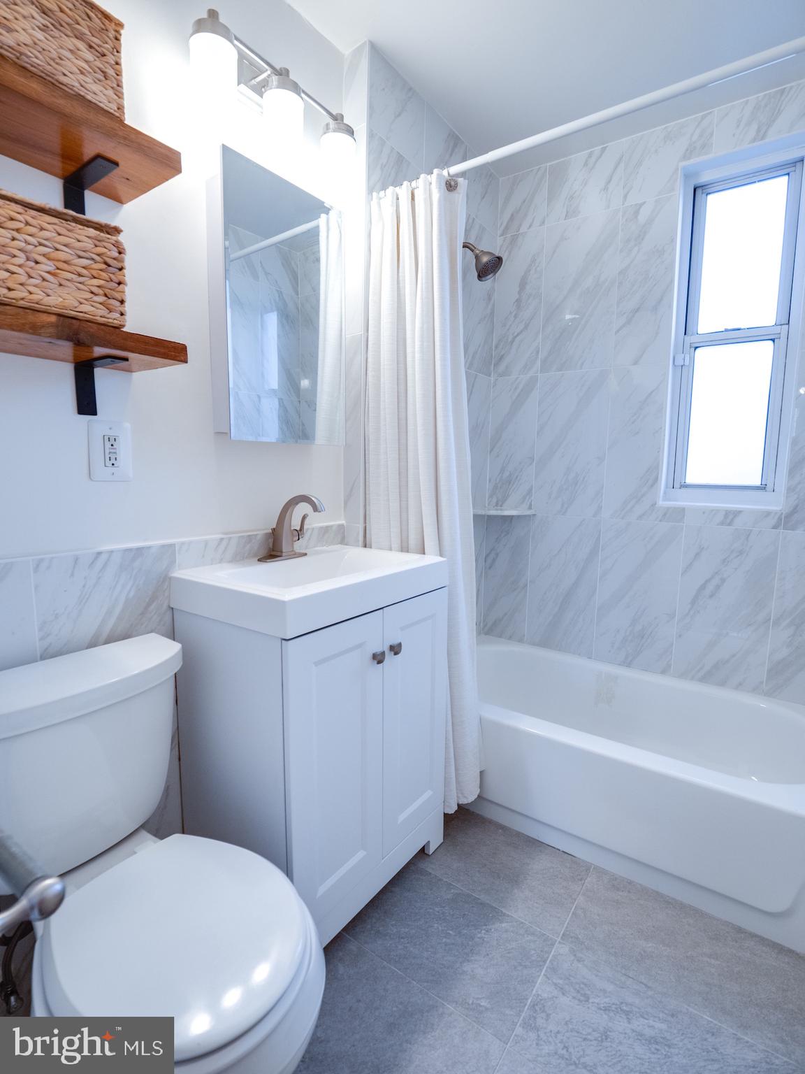 ARLINGTON OAKS - Residential