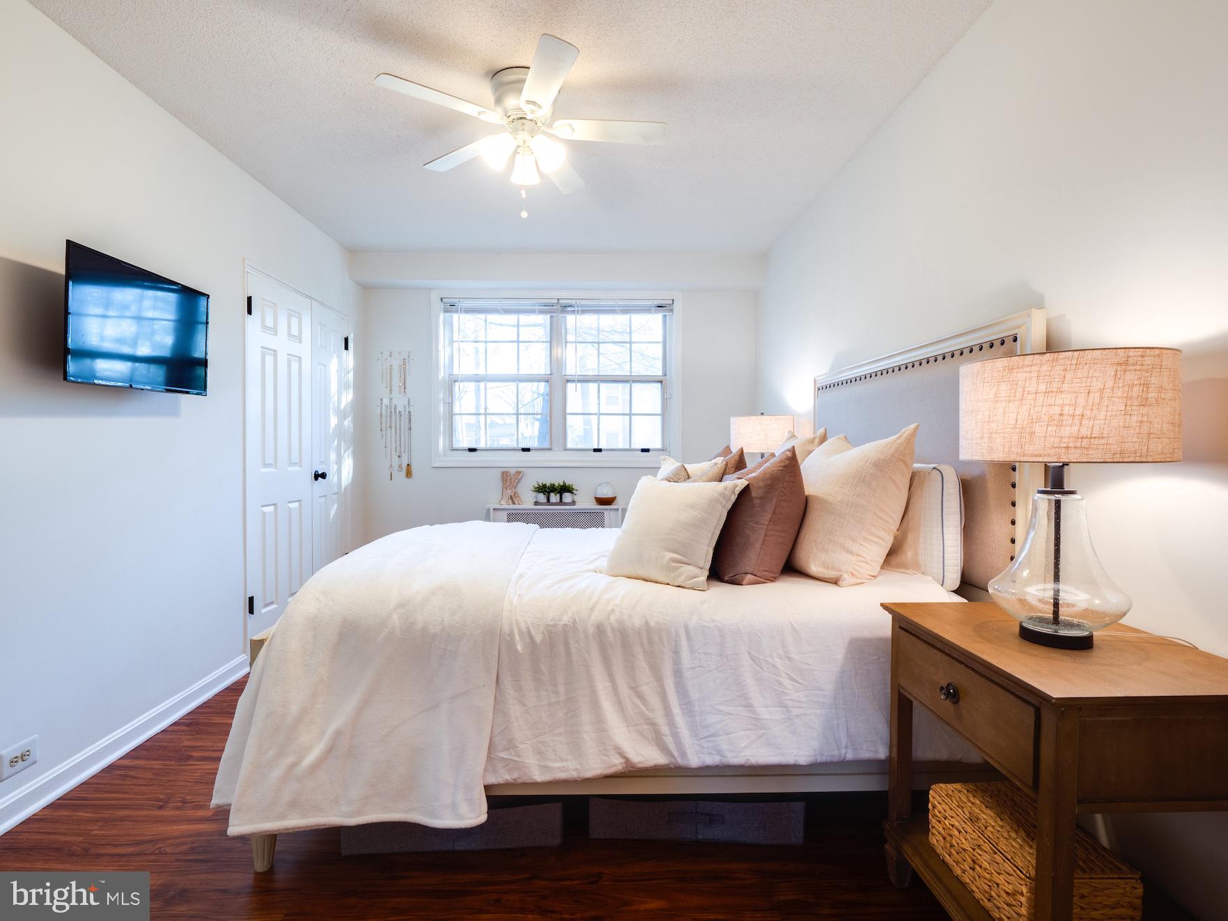 ARLINGTON OAKS - Residential