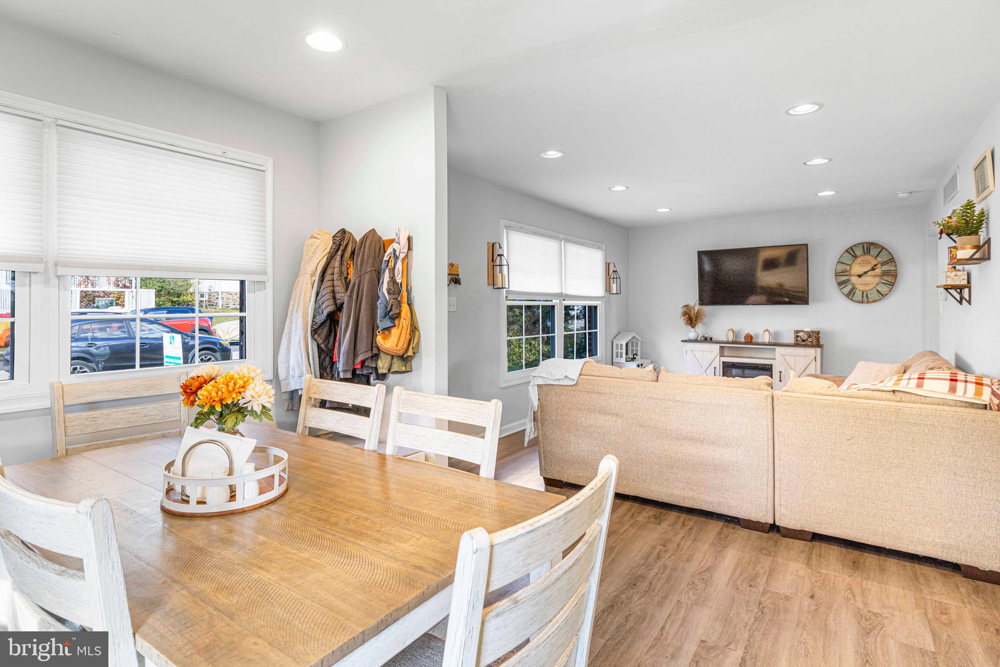 ABINGTON WOODS - Residential