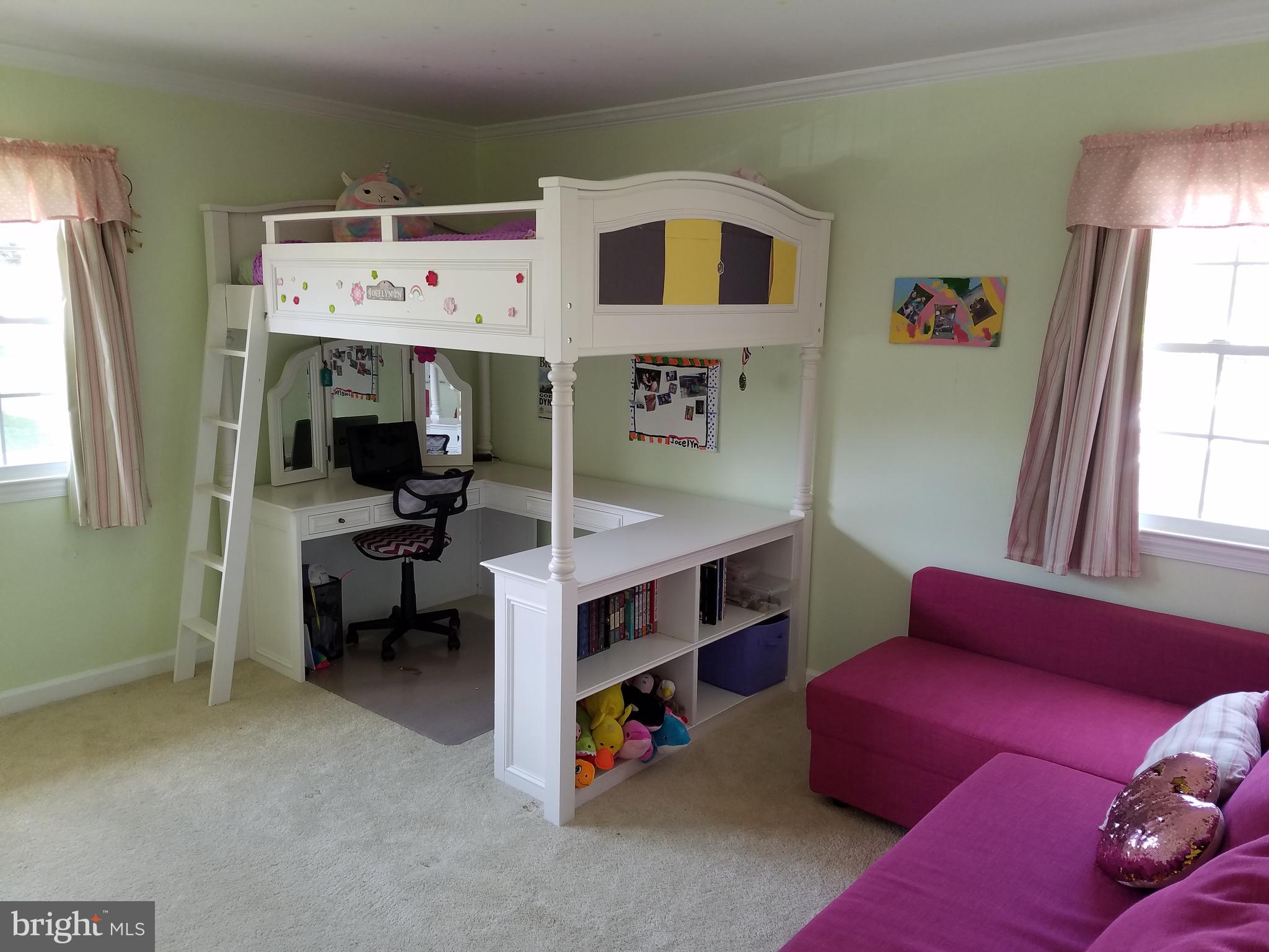 STONEWALL MANOR - Residential