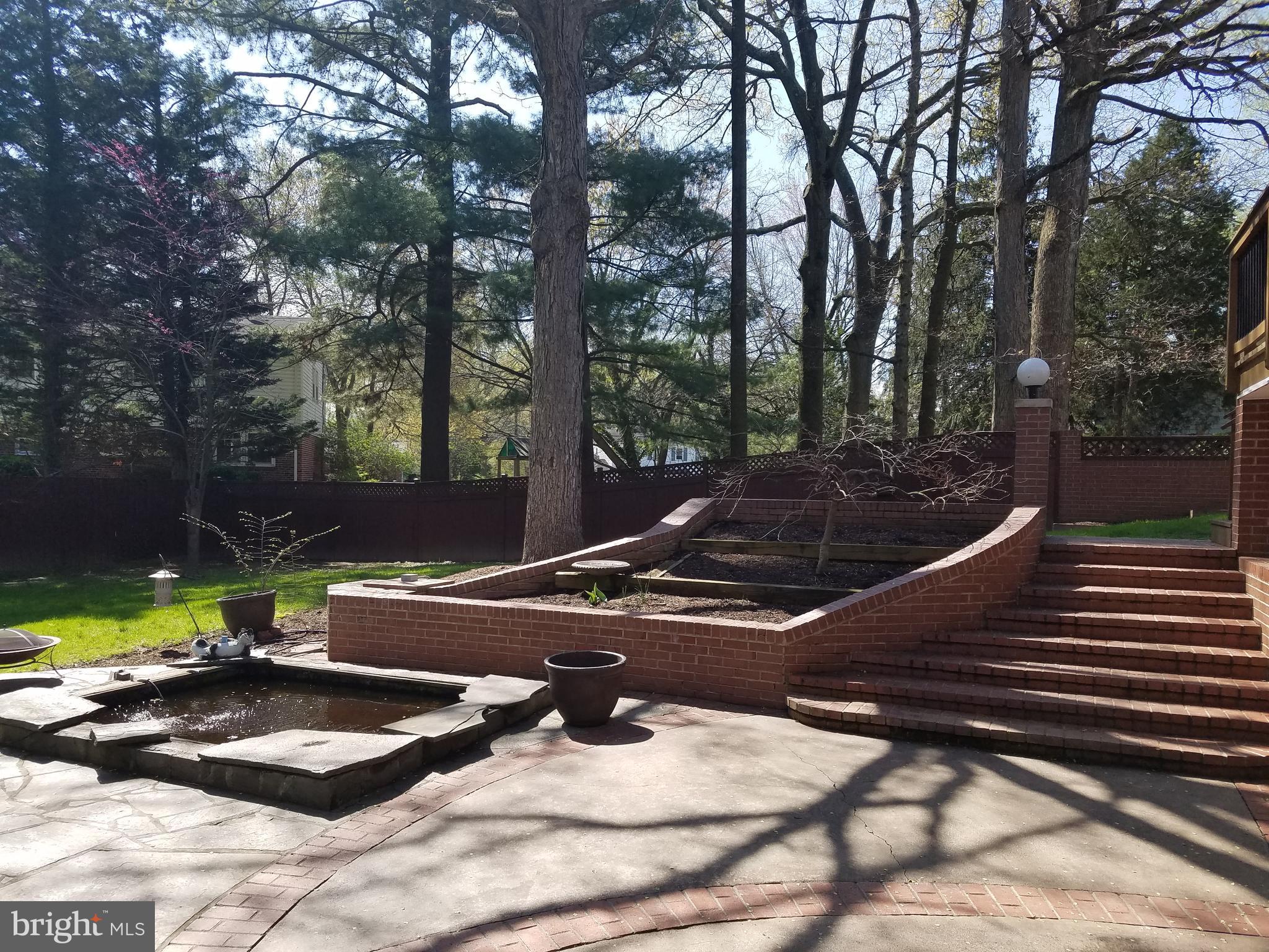 STONEWALL MANOR - Residential