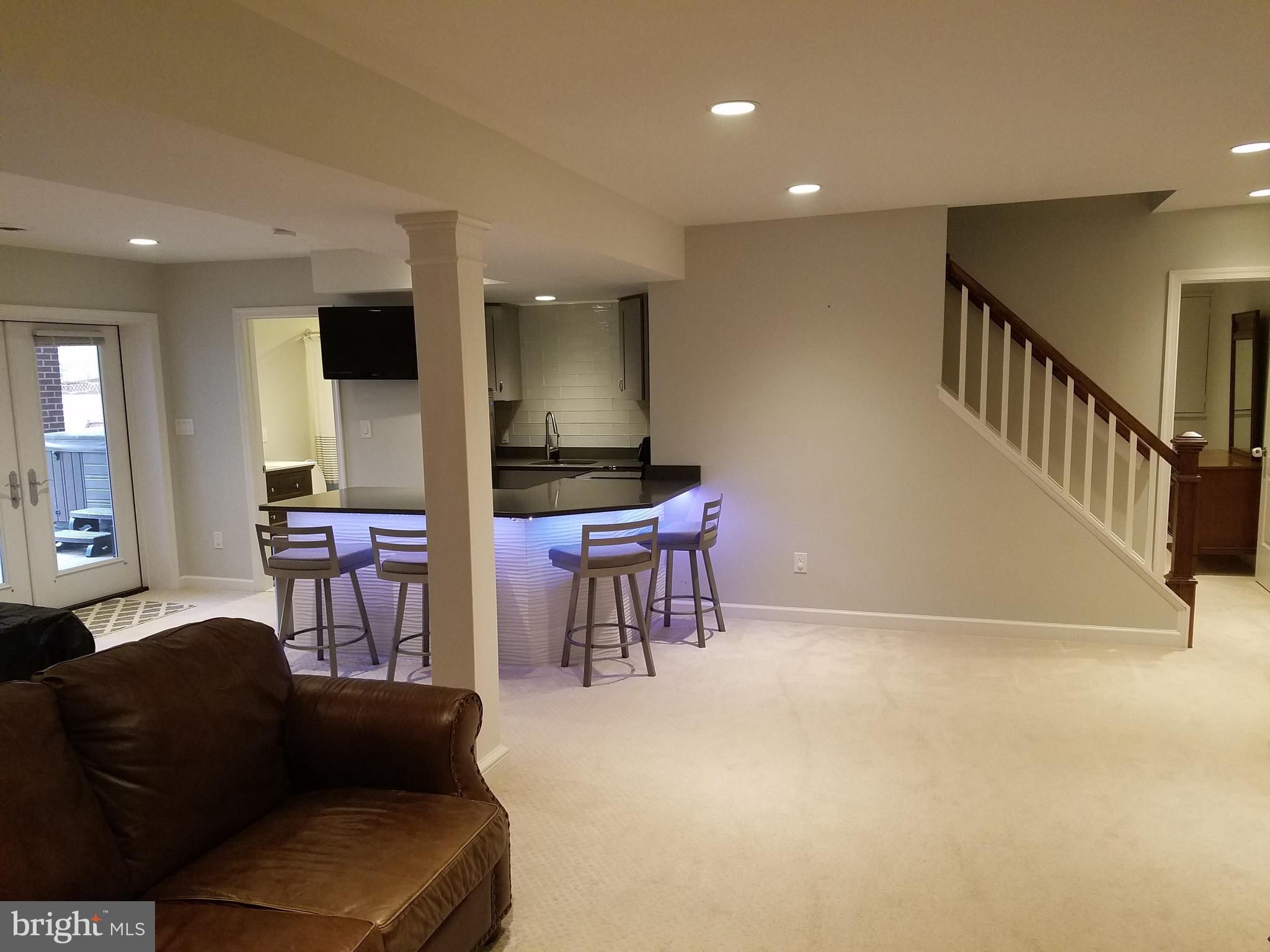 STONEWALL MANOR - Residential