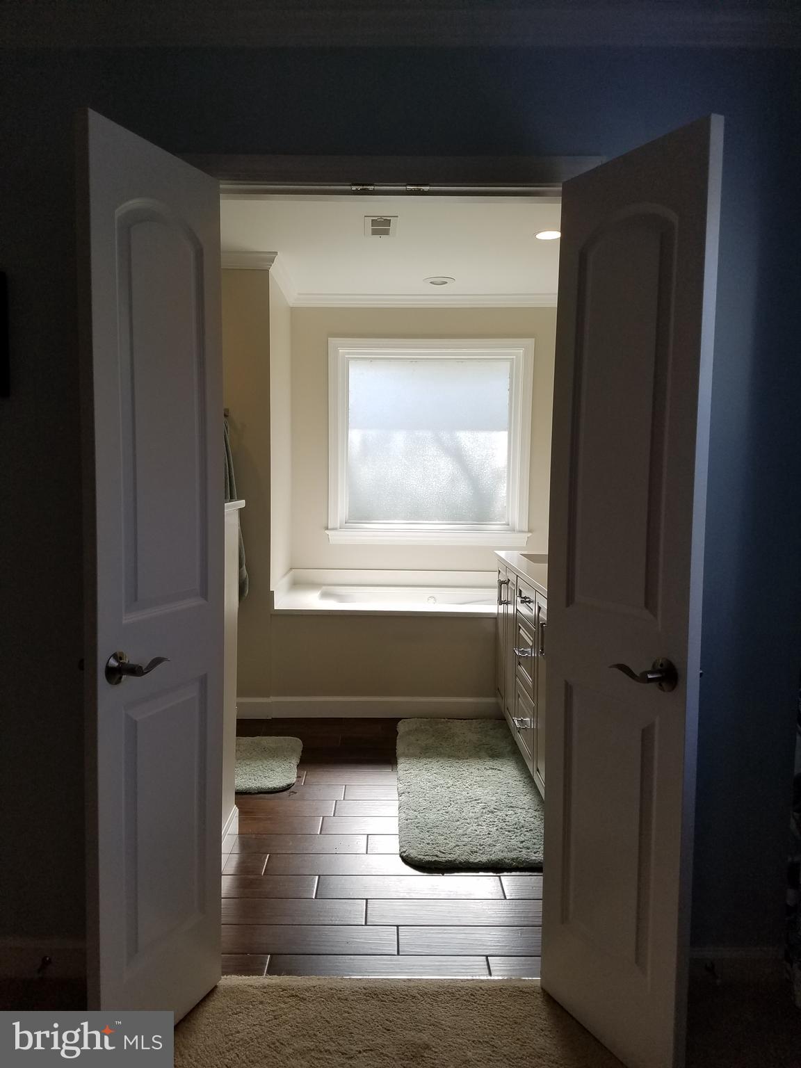 STONEWALL MANOR - Residential