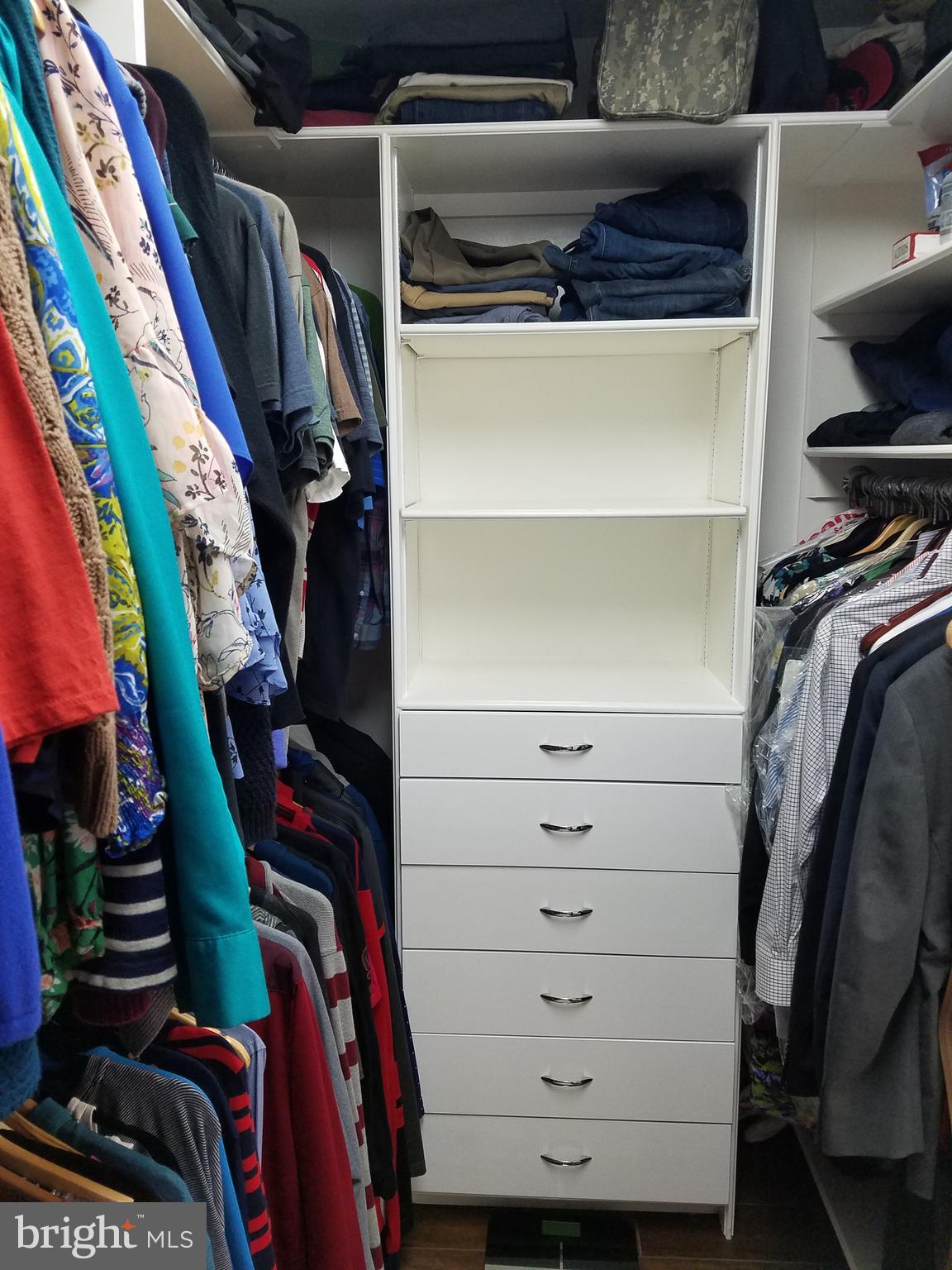 STONEWALL MANOR - Residential