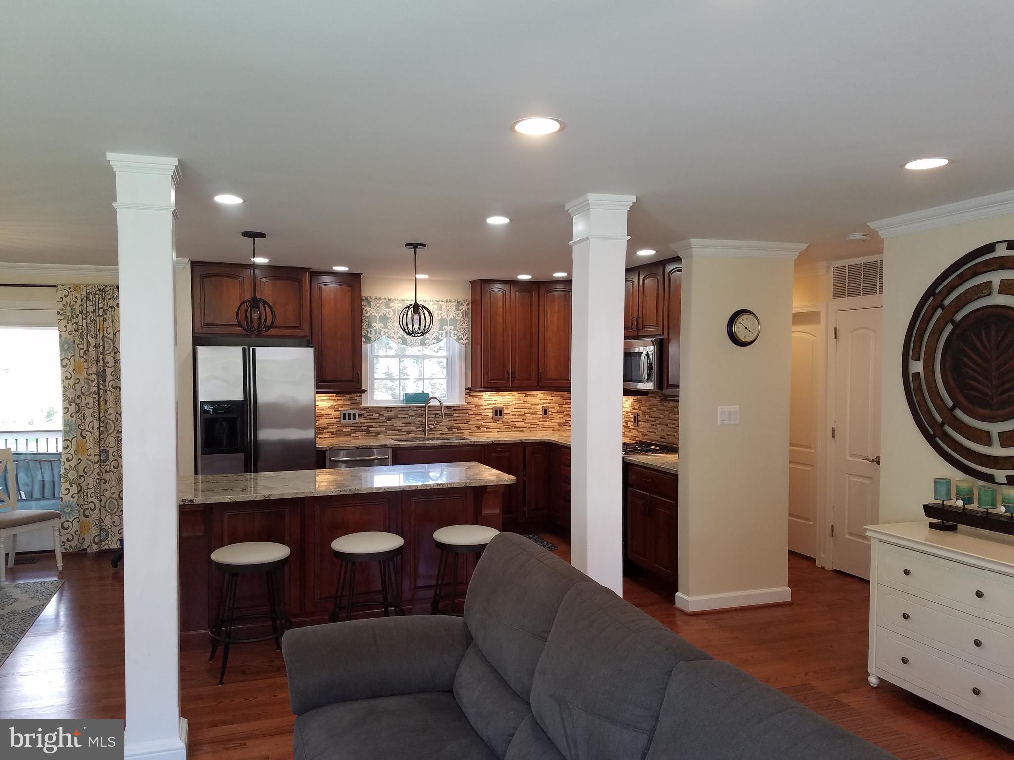 STONEWALL MANOR - Residential