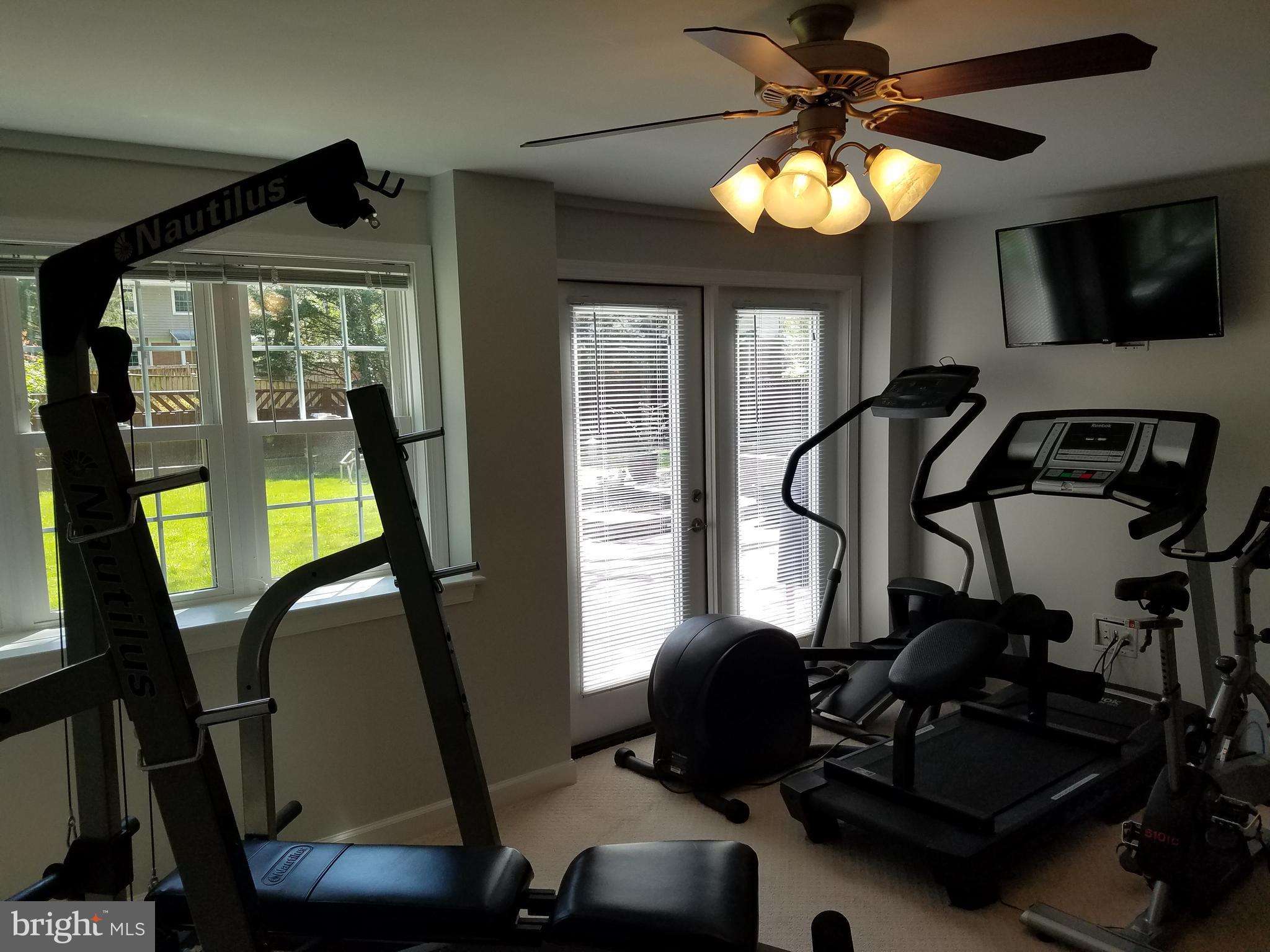 STONEWALL MANOR - Residential