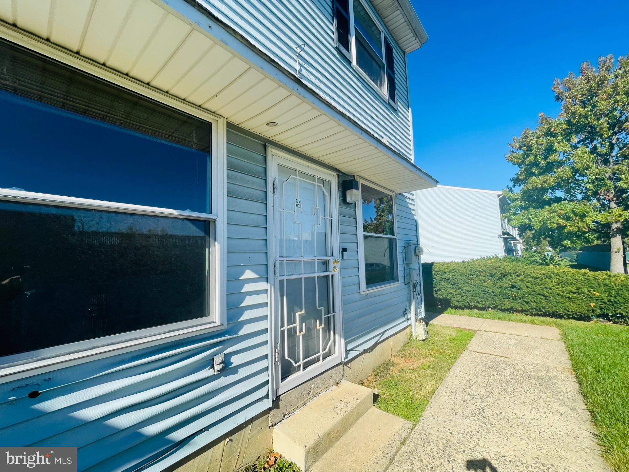 10103 NORTHEAST AVENUE 15