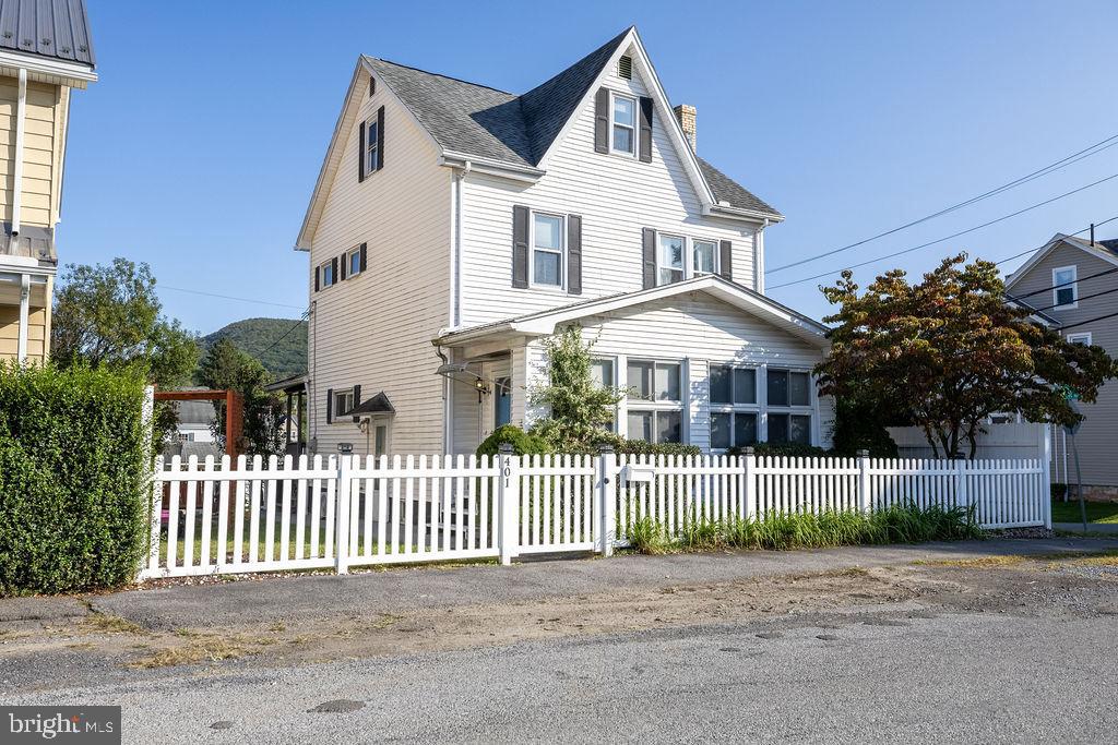 EAST END - Residential