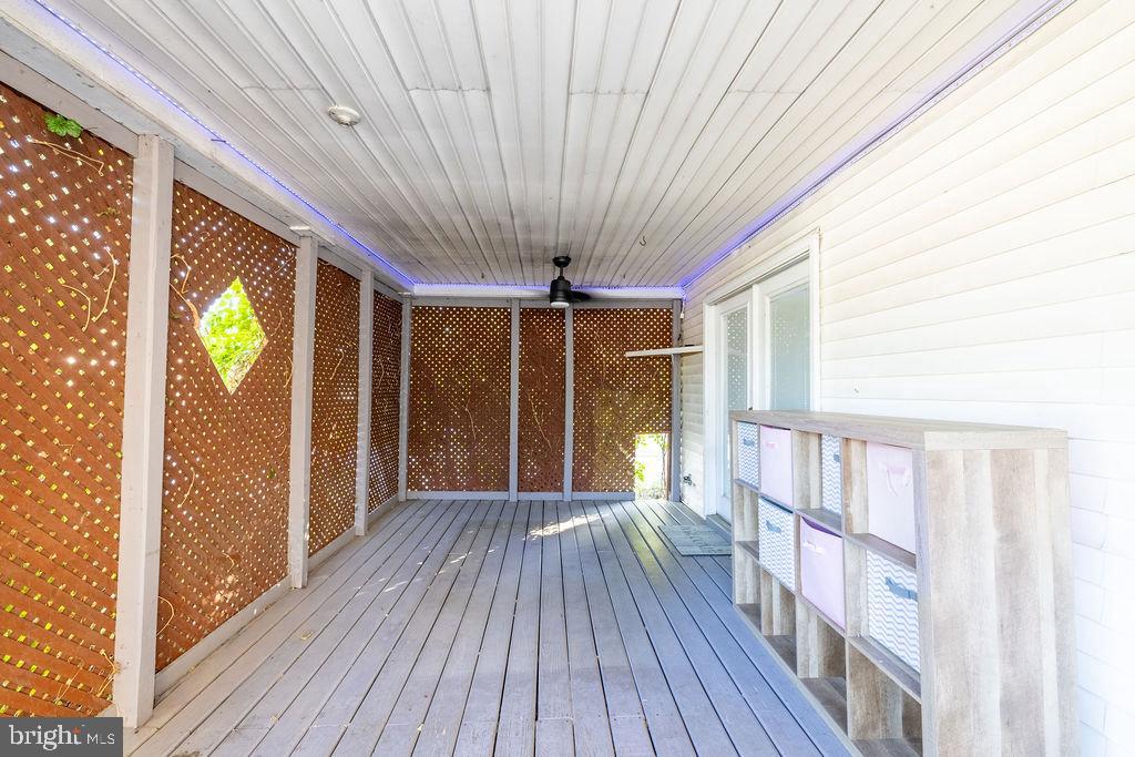 EAST END - Residential