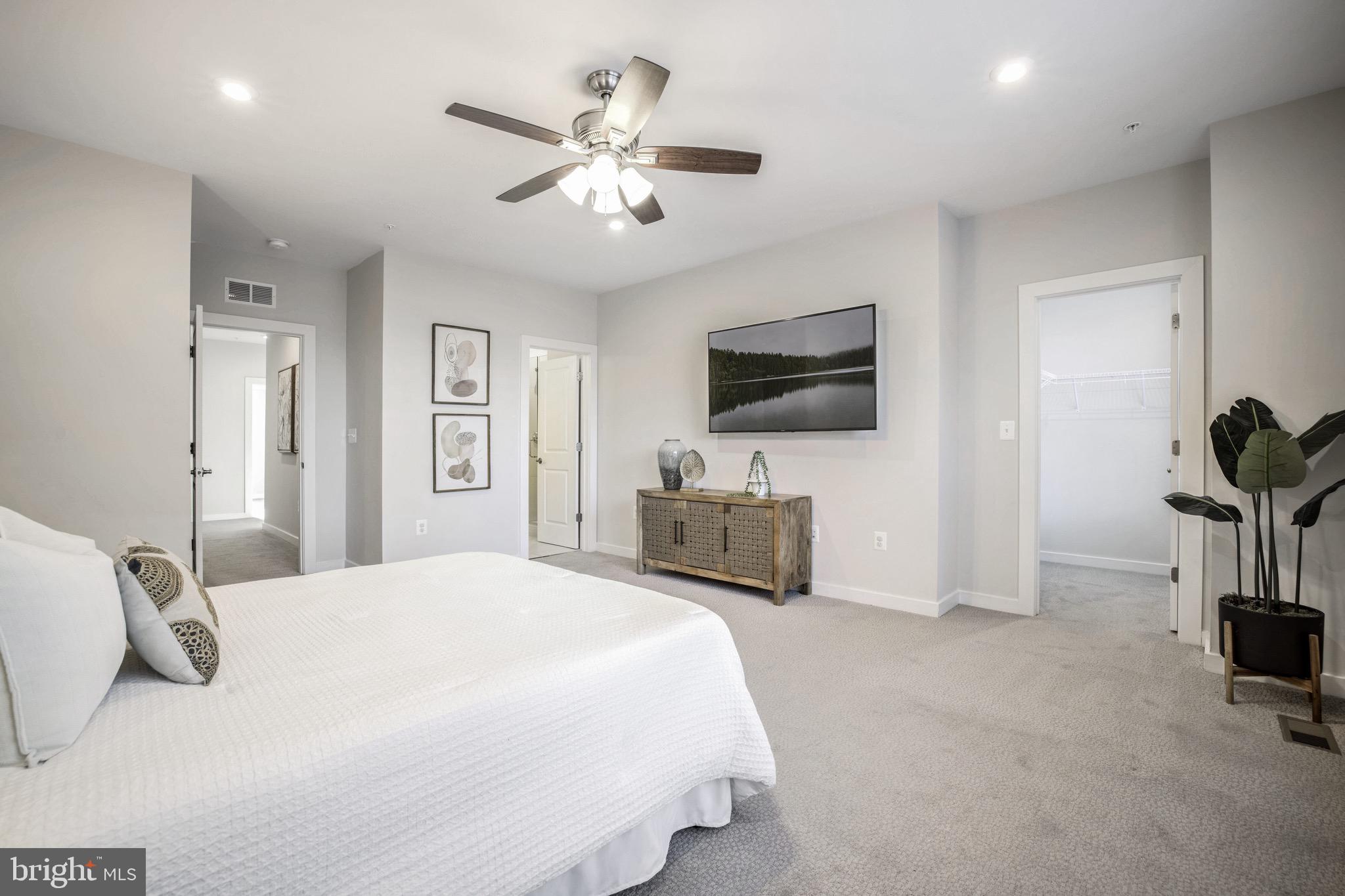 WESTSIDE AT SHADY GROVE METRO - Residential