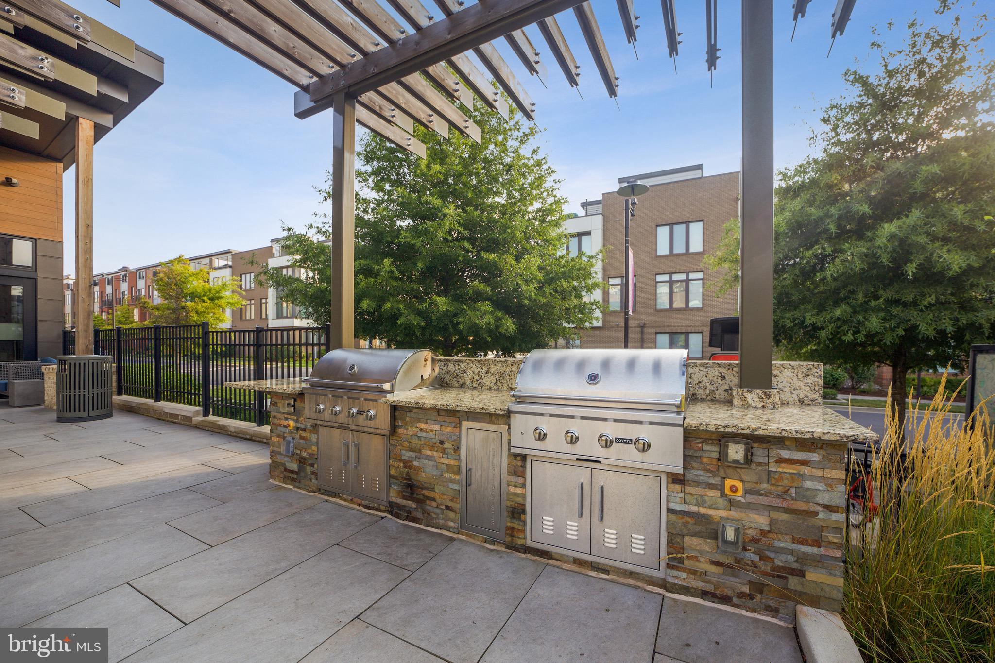 WESTSIDE AT SHADY GROVE METRO - Residential