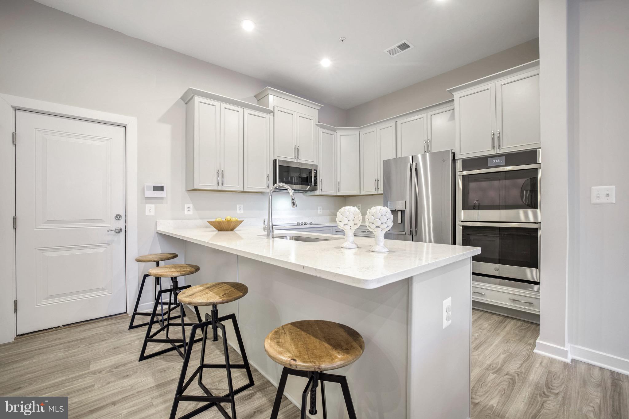 WESTSIDE AT SHADY GROVE METRO - Residential