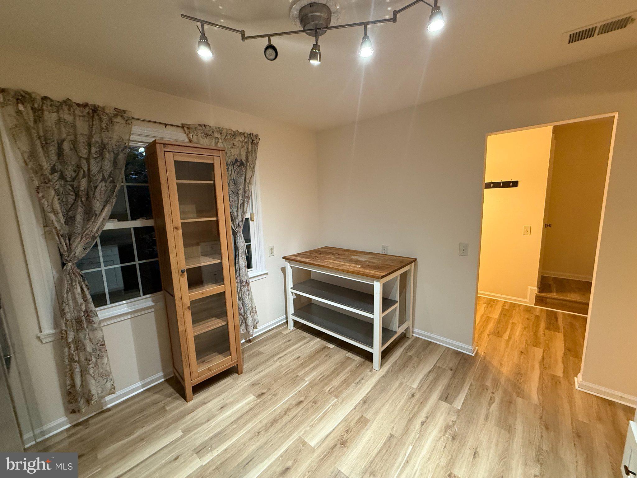 8915 GRANDSTAFF COURT