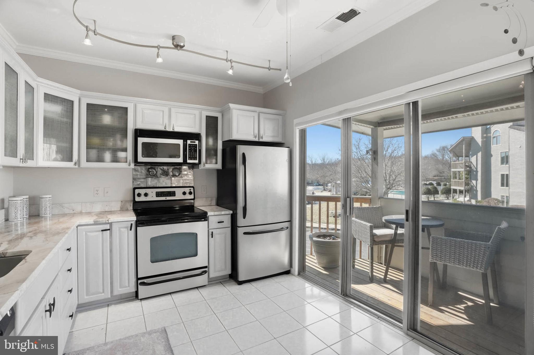 CHESAPEAKE HARBOUR - Residential