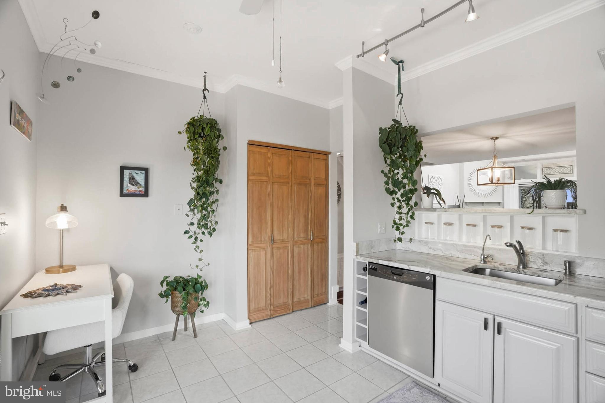 CHESAPEAKE HARBOUR - Residential