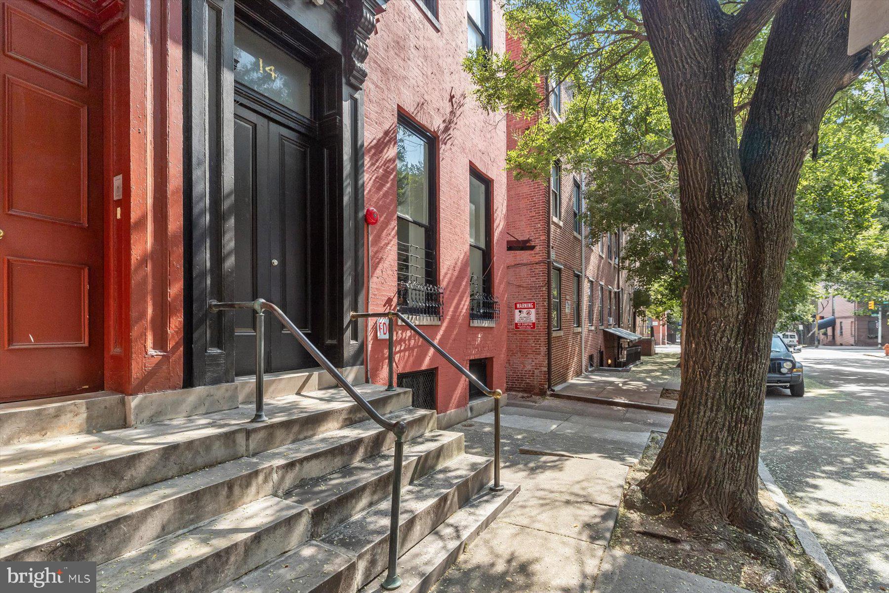 14 E READ STREET