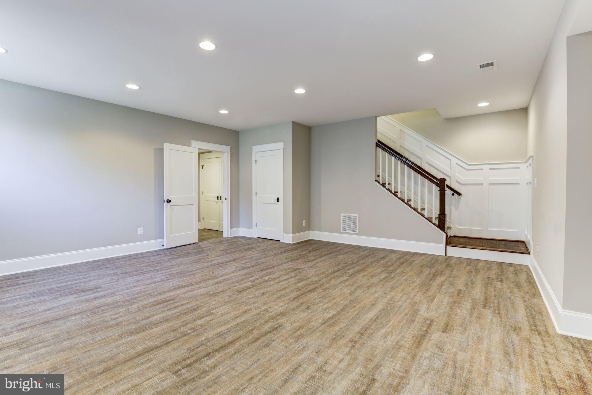 LYON VILLAGE - Residential