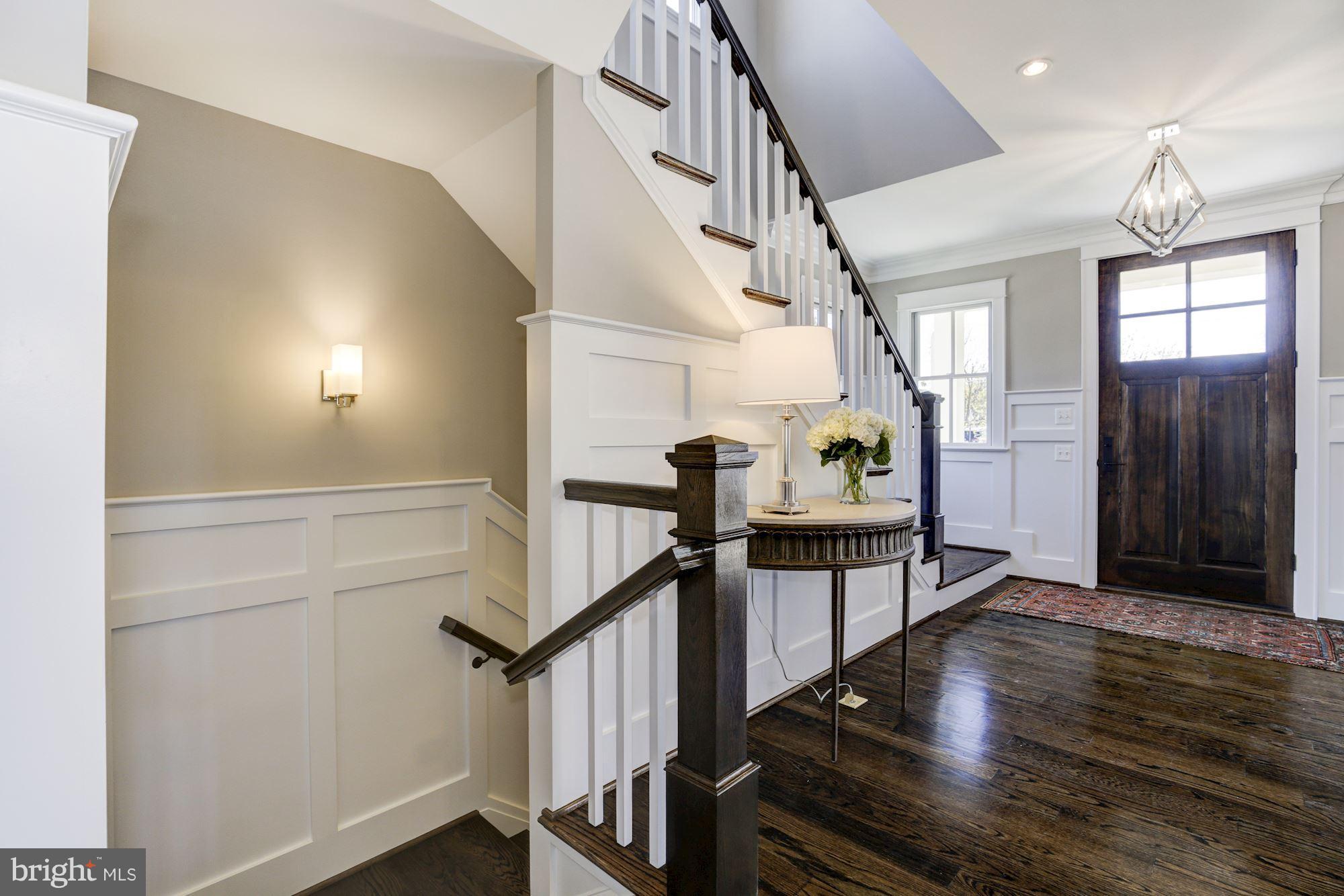 LYON VILLAGE - Residential