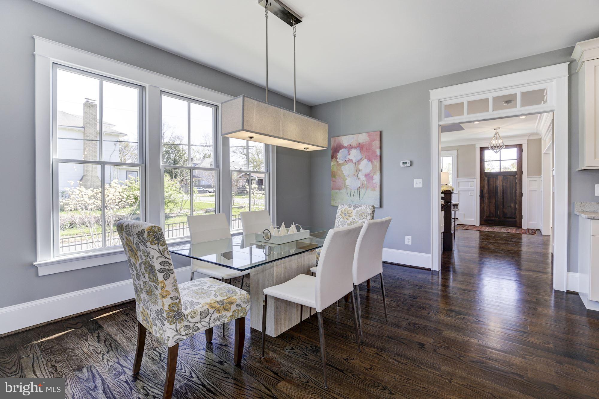 LYON VILLAGE - Residential