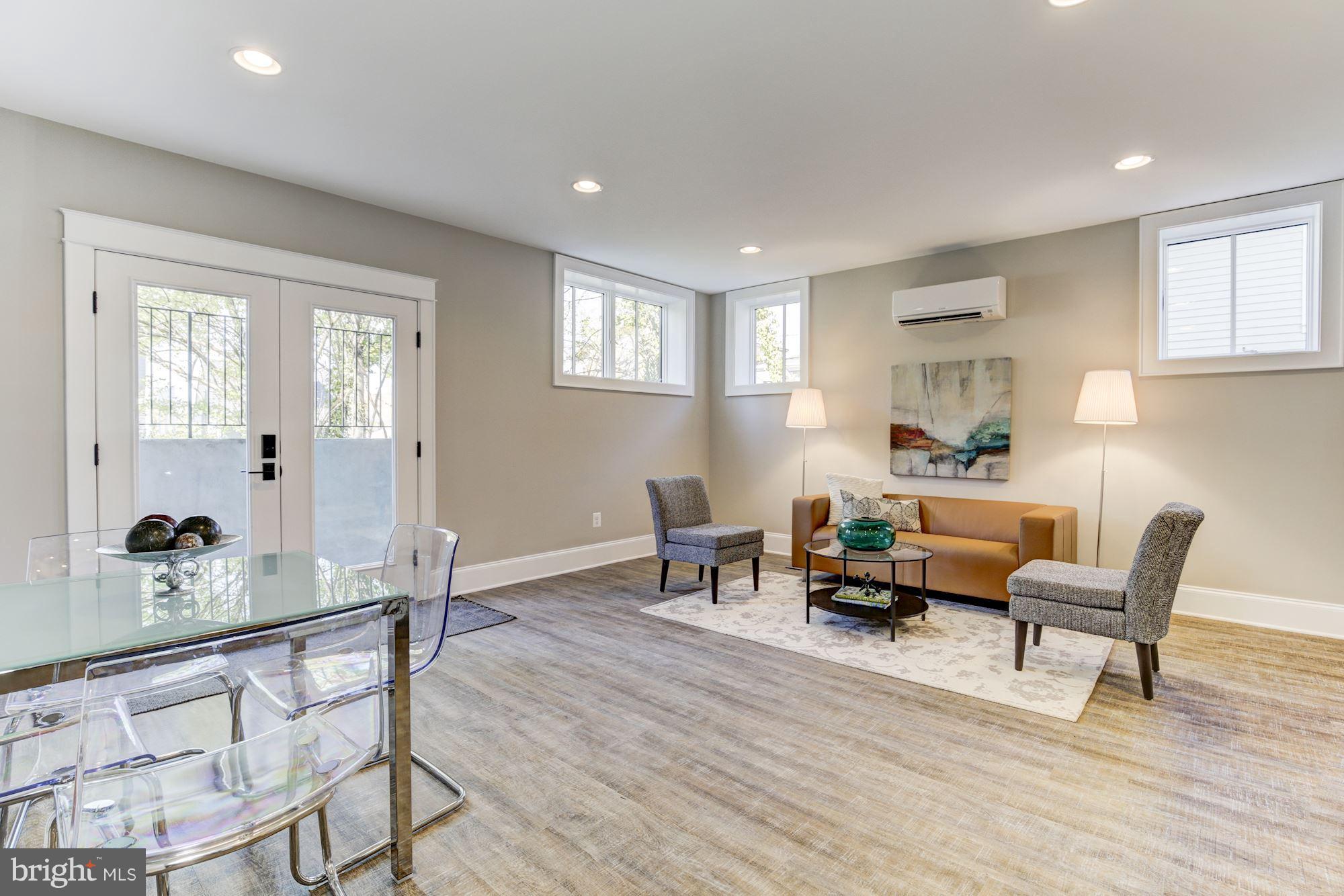 LYON VILLAGE - Residential