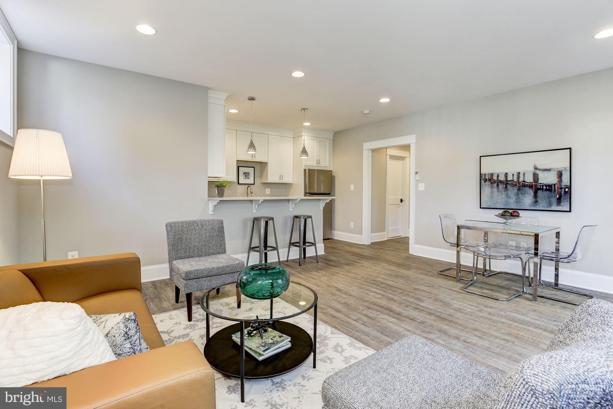 LYON VILLAGE - Residential