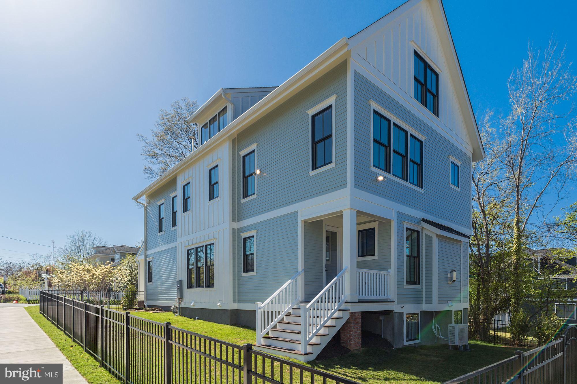 LYON VILLAGE - Residential