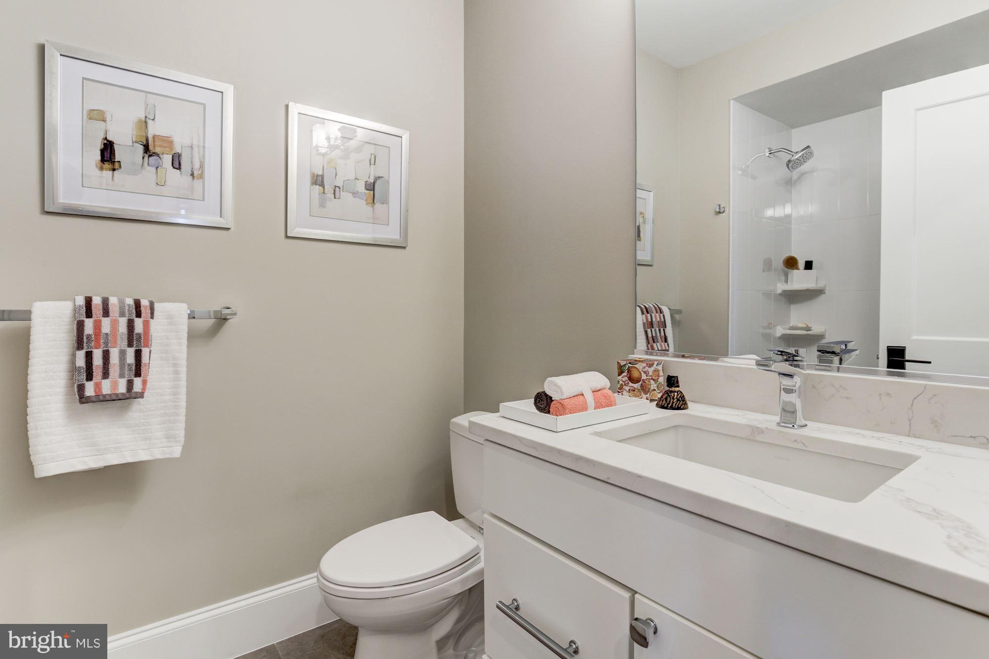 LYON VILLAGE - Residential