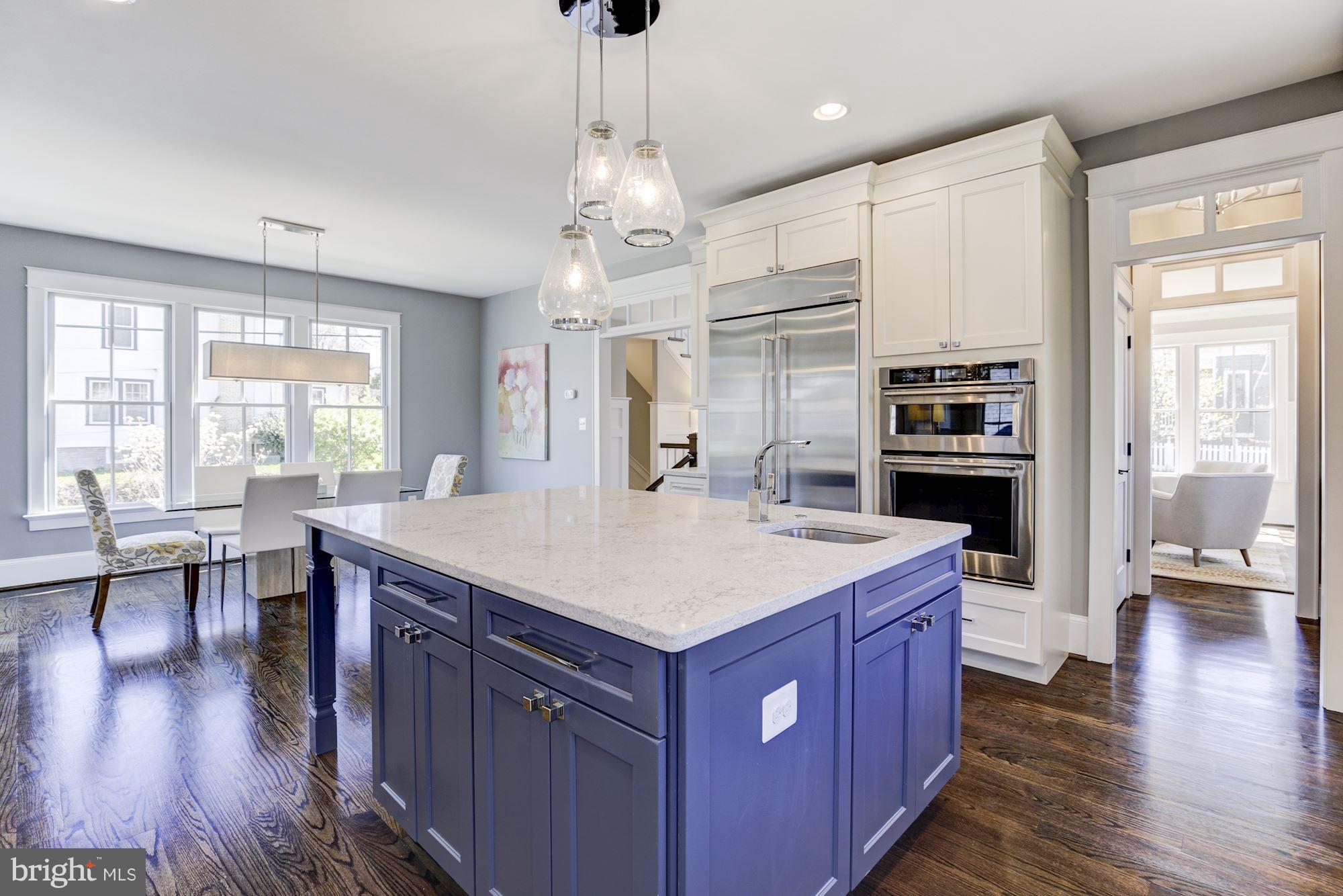 LYON VILLAGE - Residential