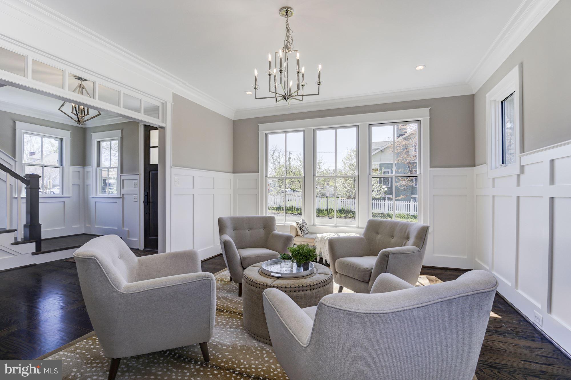 LYON VILLAGE - Residential