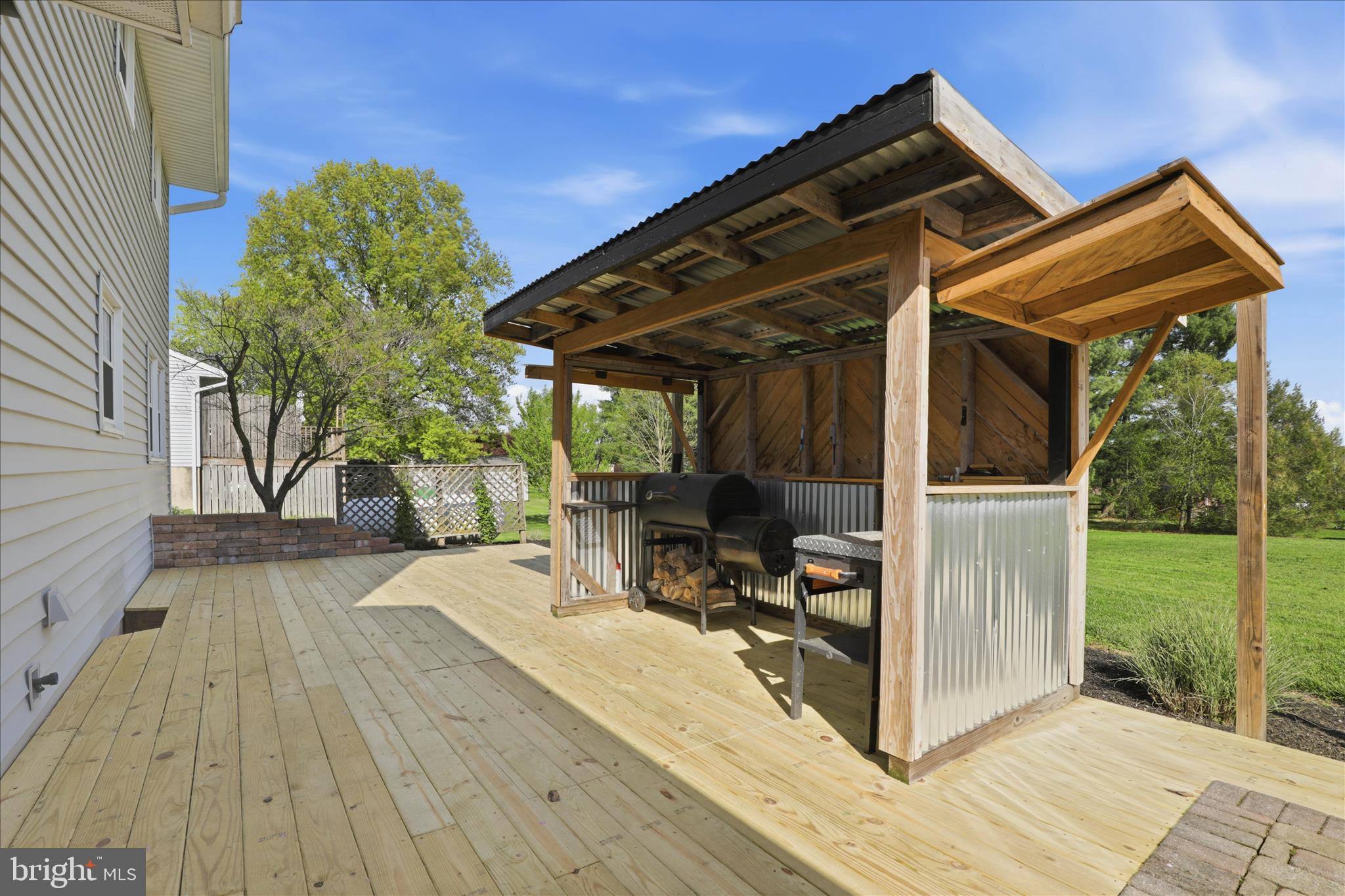 MILLERSVILLE - Residential
