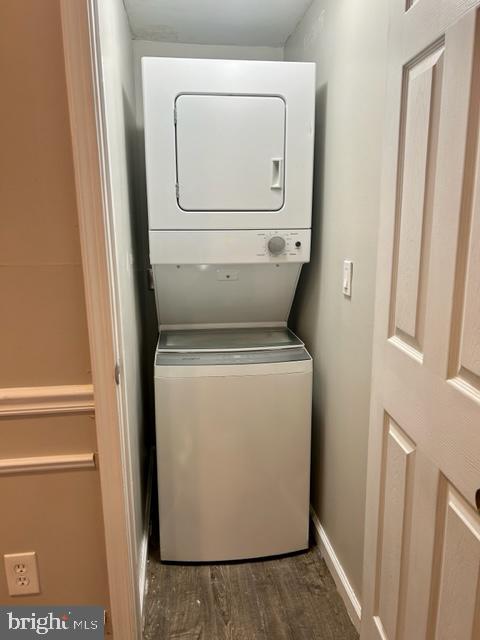 HOLLINS MARKET - Residential Lease