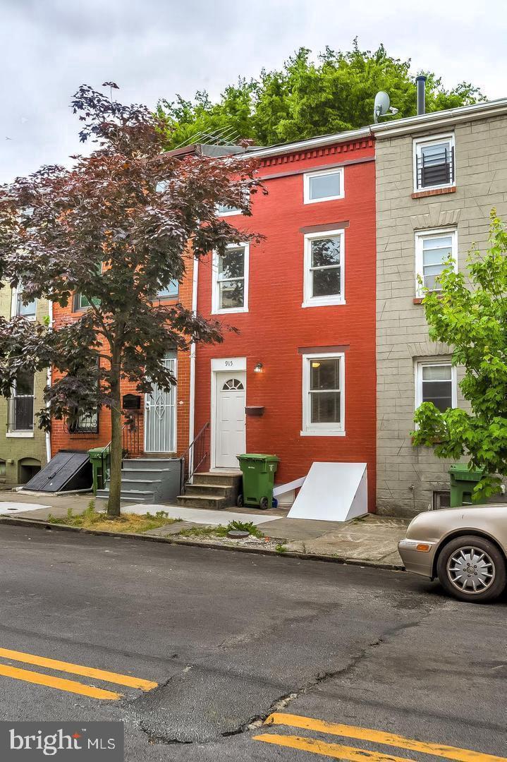 HOLLINS MARKET - Residential Lease