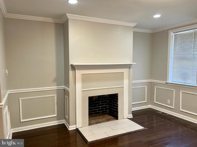 HOLLINS MARKET - Residential Lease