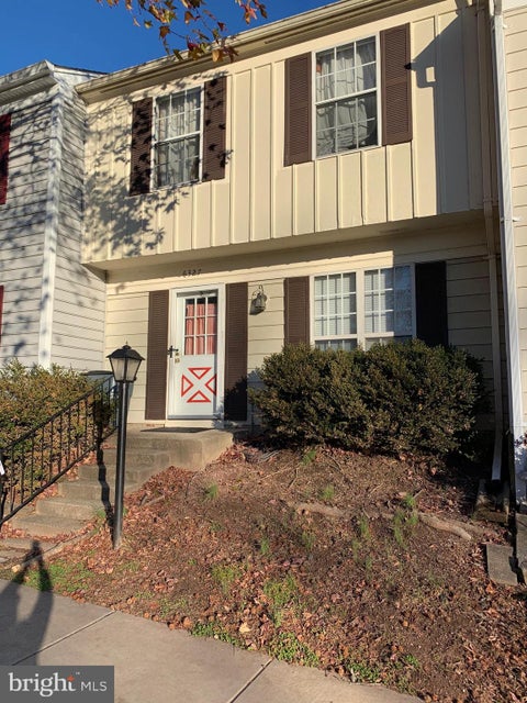 Townhouse For Rent - 6327 Prince Way<br/> CENTREVILLE, VA 20120