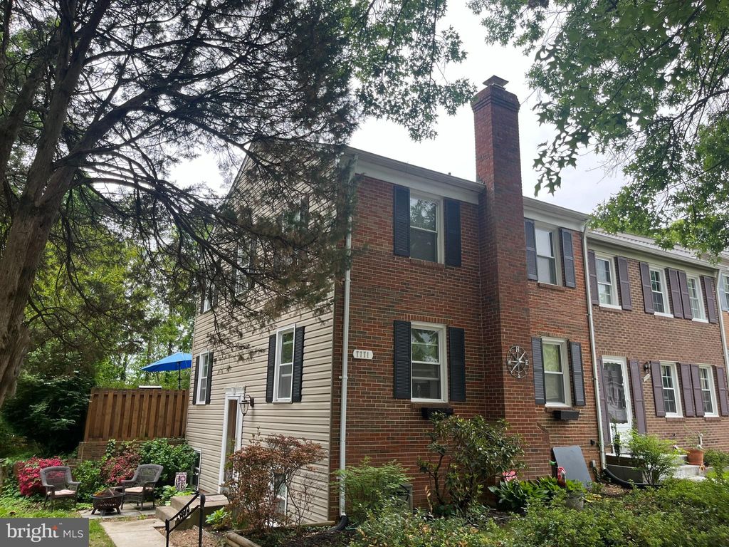 Photo of 7771 Durer Court, SPRINGFIELD, VA 22153 (MLS # VAFX2309760)