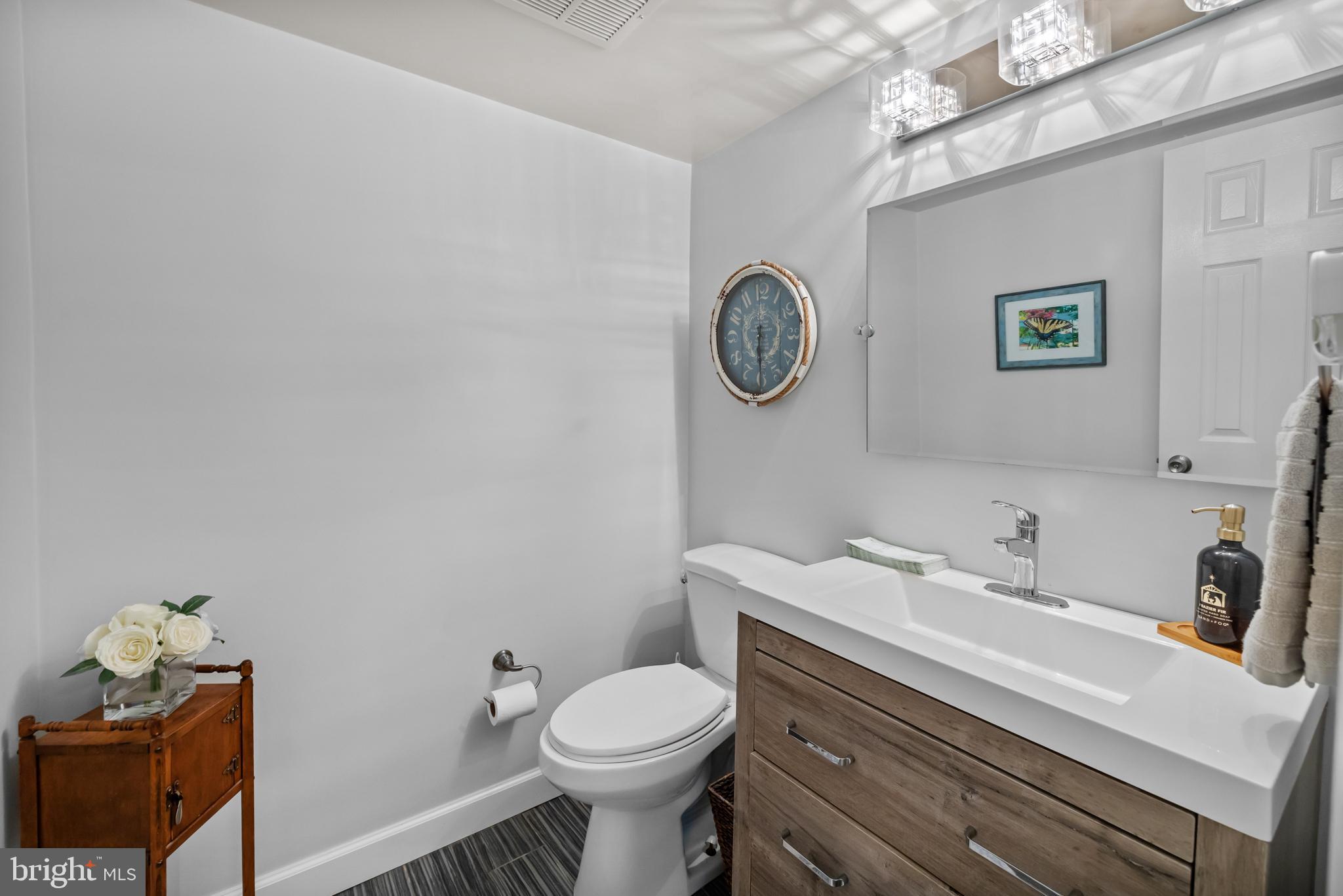NEWINGTON STATION - Residential