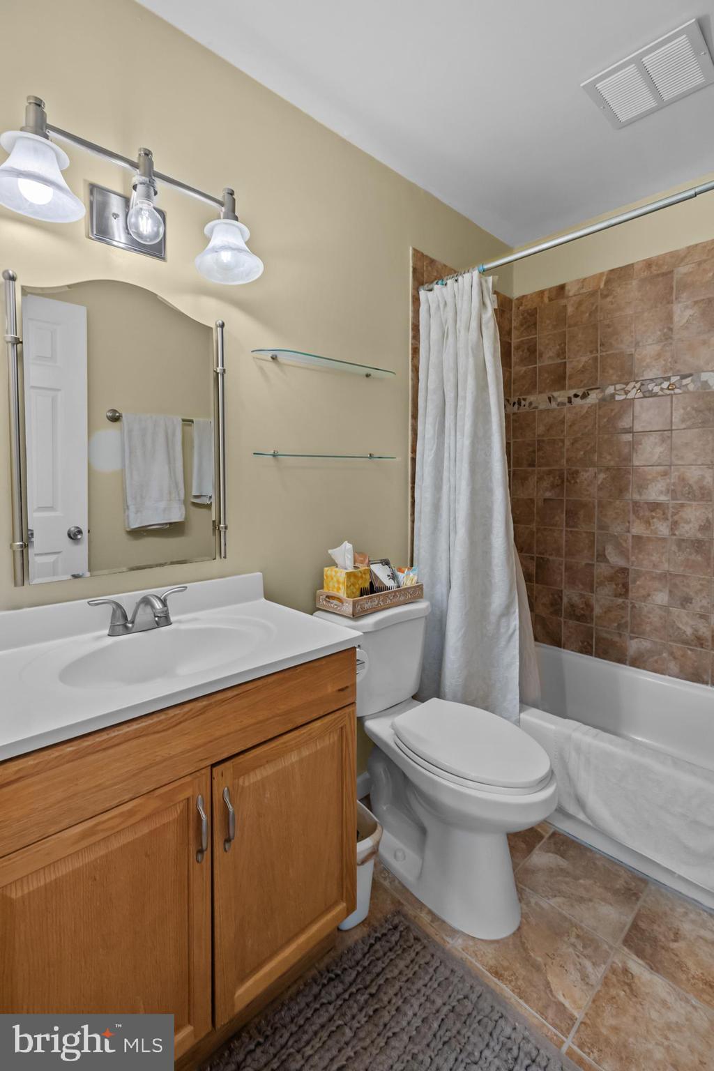 NEWINGTON STATION - Residential