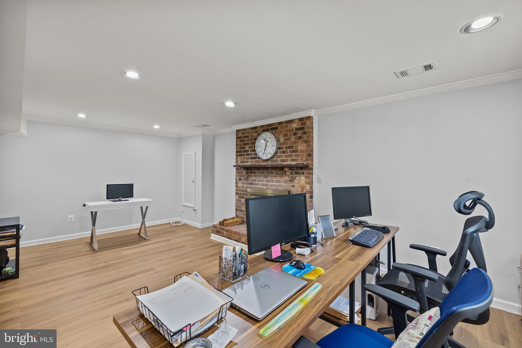 NEWINGTON STATION - Residential