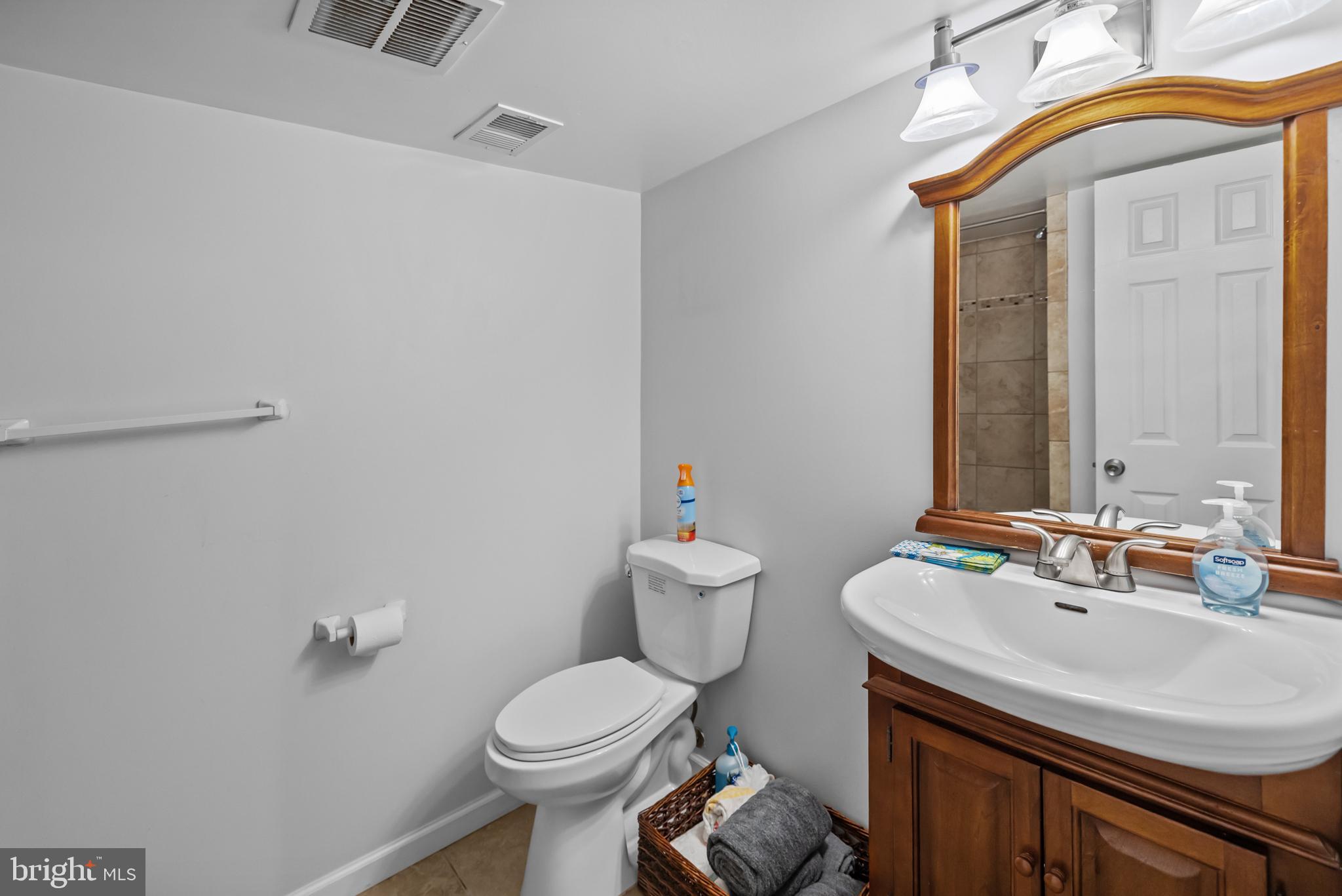 NEWINGTON STATION - Residential
