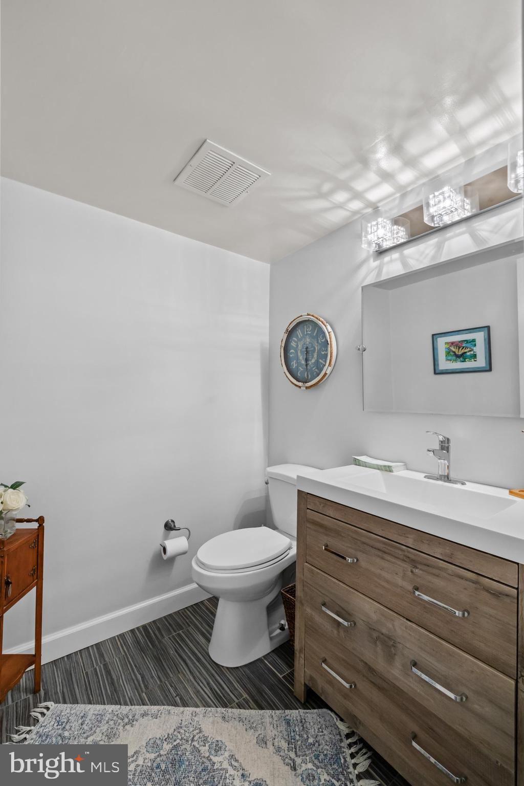 NEWINGTON STATION - Residential