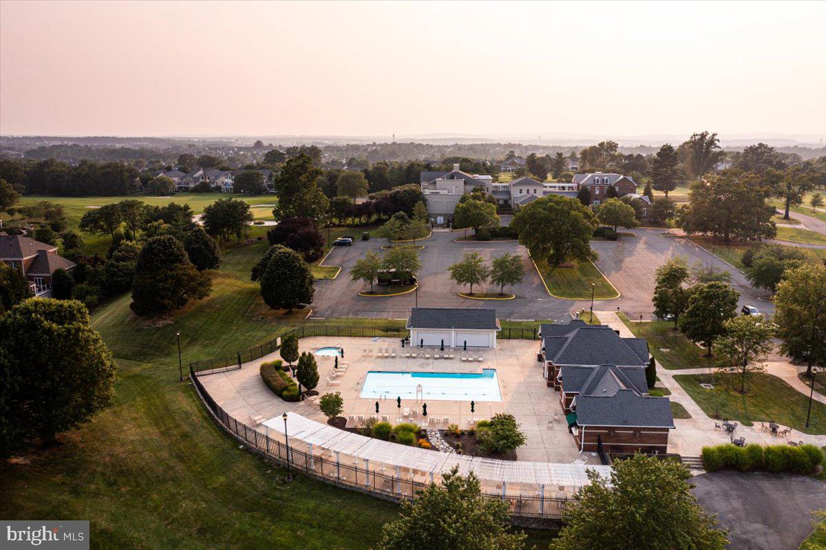 BELMONT COUNTRY CLUB - Residential