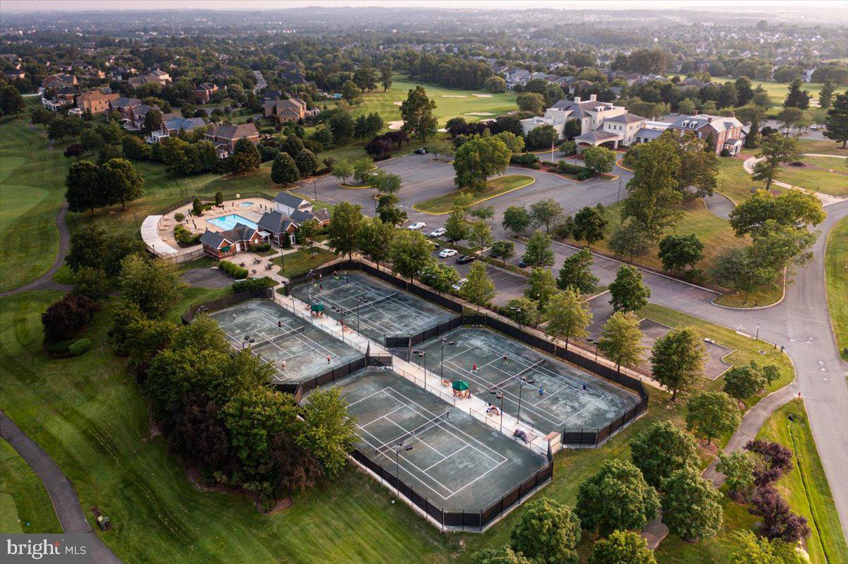 BELMONT COUNTRY CLUB - Residential