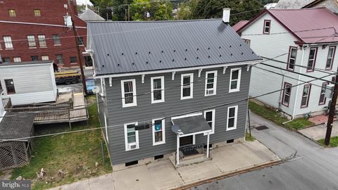 19 WALNUT STREET MILTON PA 17847