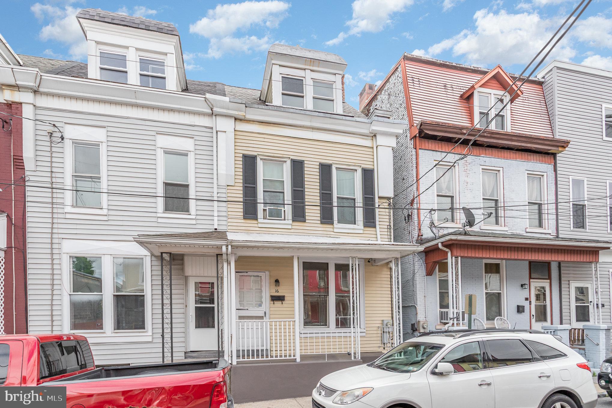 16 S 11TH STREET