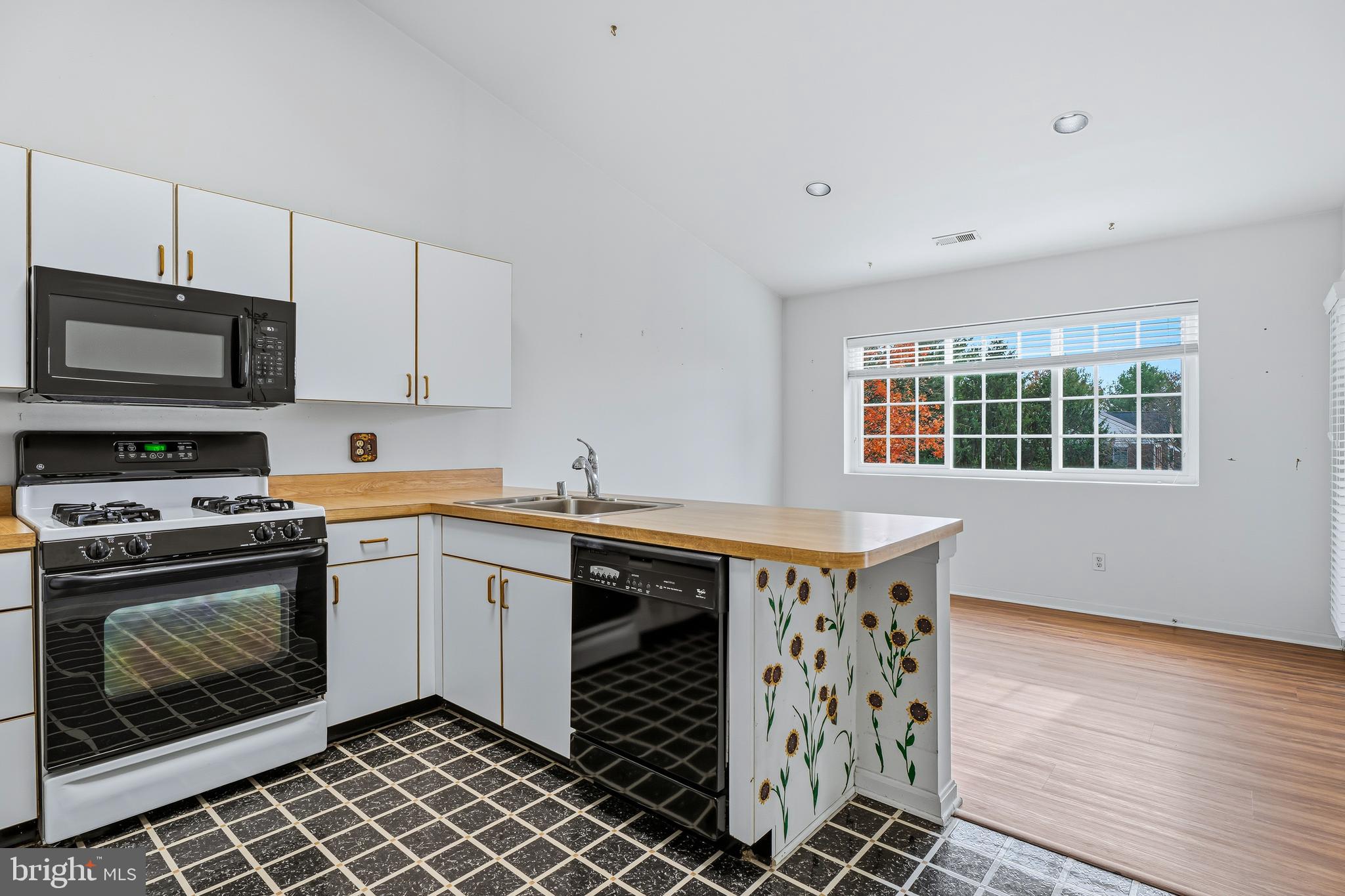 WEXFORD GARDEN CONDOMINIUMS - Residential