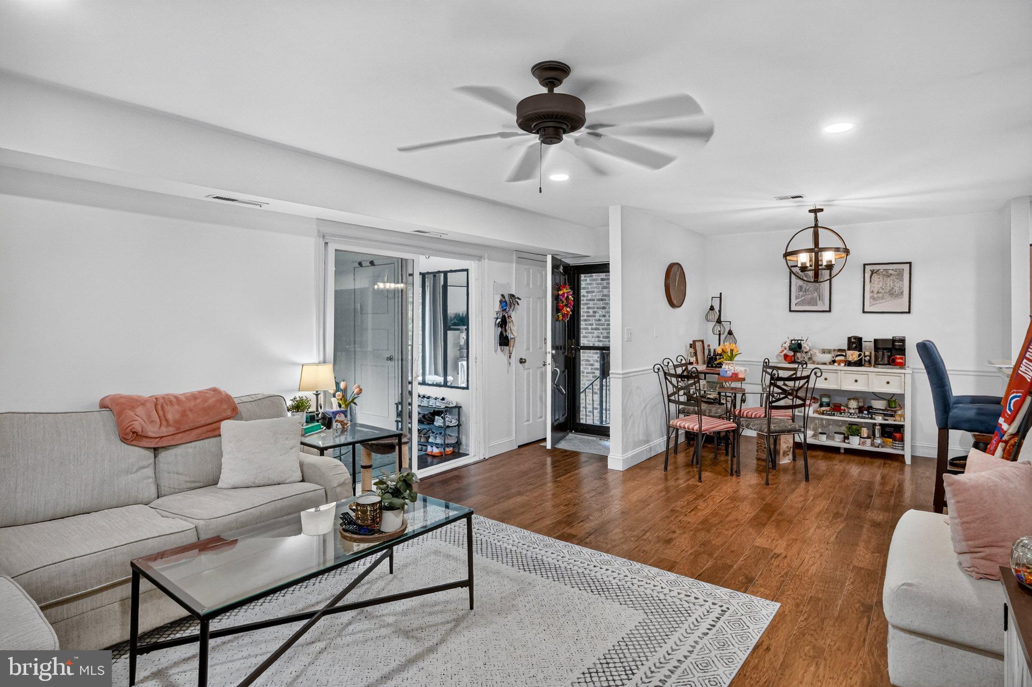 54 W BLUEBELL LANE