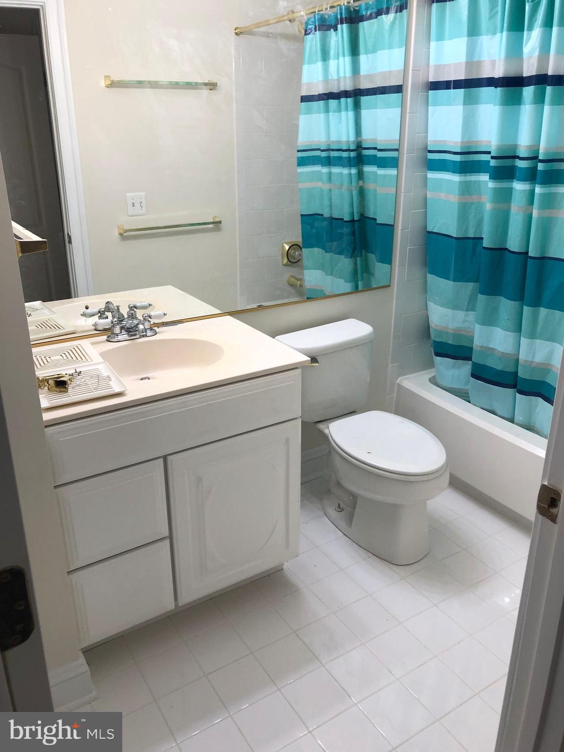 COUNTRY CREEK - Residential Lease