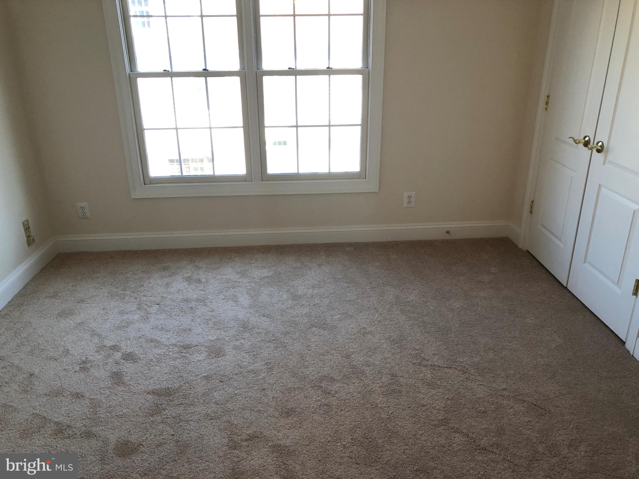 COUNTRY CREEK - Residential Lease