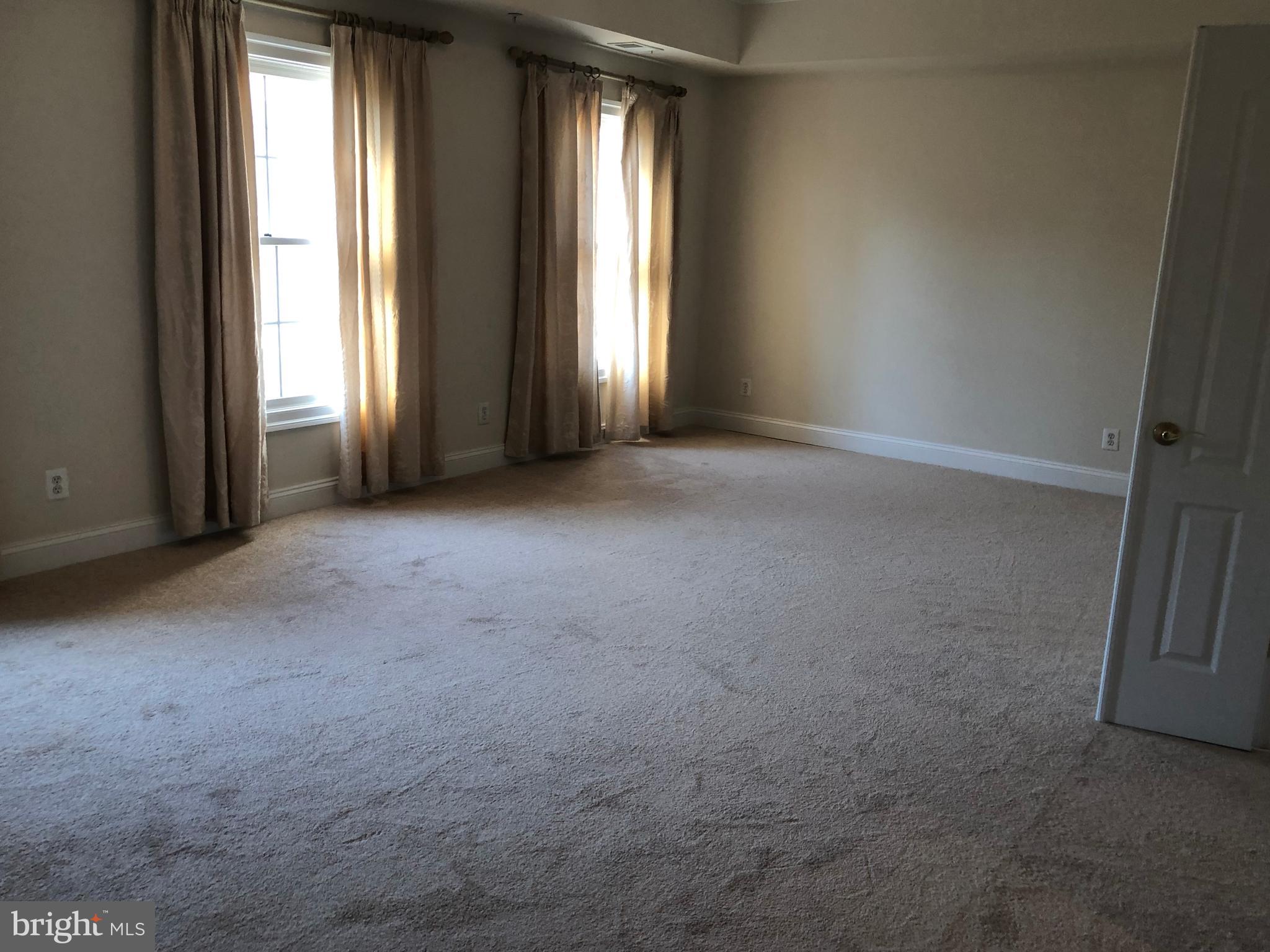 COUNTRY CREEK - Residential Lease