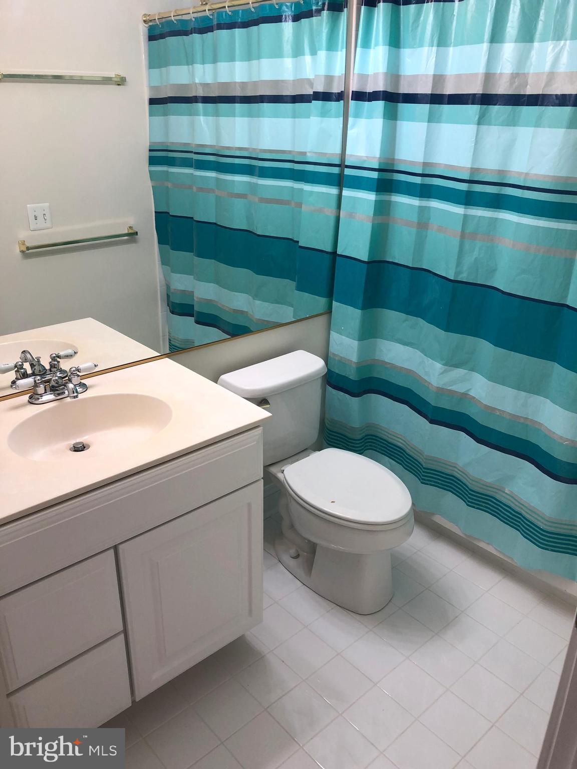 COUNTRY CREEK - Residential Lease